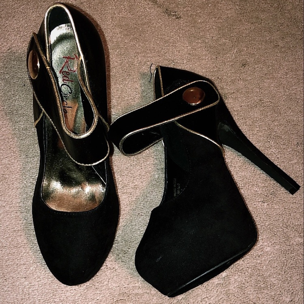 Red Circle Pumps